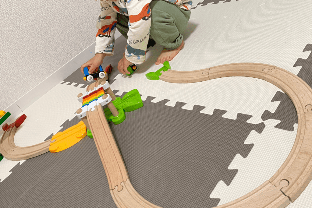 【BRIO】1歳2歳のはじめての電車おもちゃに｜プラレールよりおすすめな理由